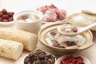 传统滋补食材汤