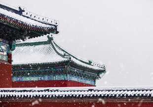 雪覆古建筑尽显古韵之美