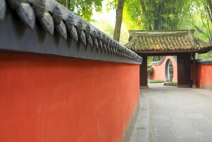 红墙古院景致