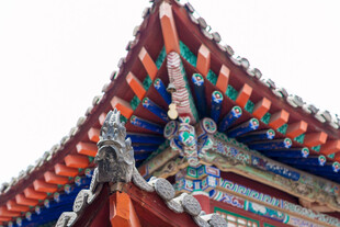 中式古建筑屋檐精美一角