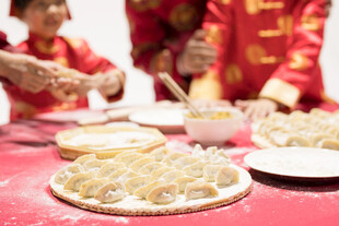 包饺子