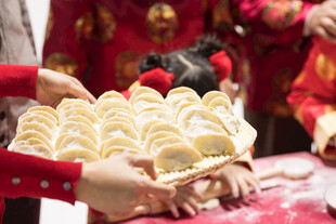包饺子