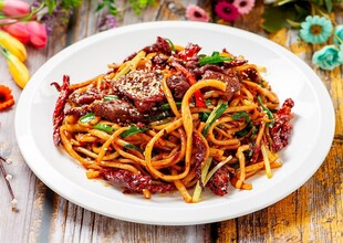 干煸炒面美食图片