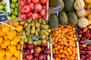 多彩新鲜水果陈列展示