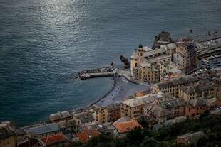 海边小镇俯瞰美景