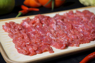新鲜牛肉碎诱人食材展示黔南小
