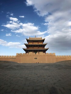 嘉峪关城楼尽显历史沧桑
