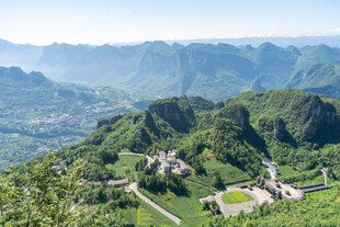 山间村落美景