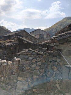 岩下石头村