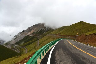 山间公路美景