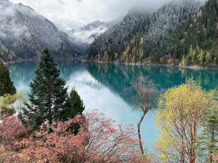 湖光山色间的多彩自然美景