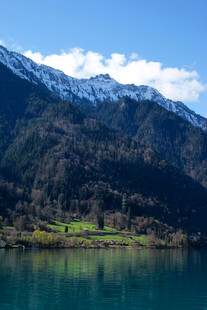 高山湖泊美景