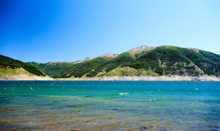 碧海青山间的美丽景致