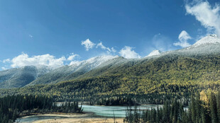 山间湖泊美景