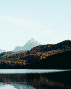 湖畔秋景