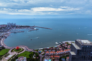城市海滨风光俯瞰美景