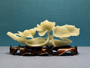 玉雕荷花摆件