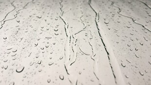 水滴于裂纹表面纹理图