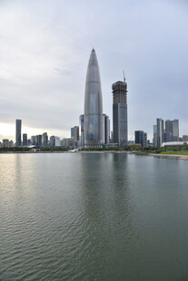 深圳城市天际线与水域景观