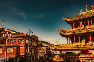 藏式古建筑的壮丽景致