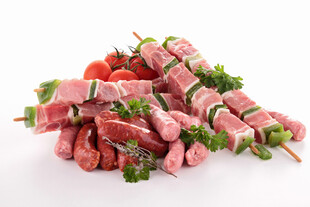 美味肉类串新鲜诱人