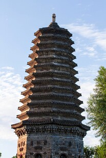 古老多层宝塔建筑风采