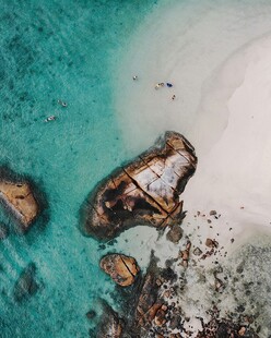 海上沉船残骸绝美海景