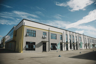 现代风格多层商业建筑
