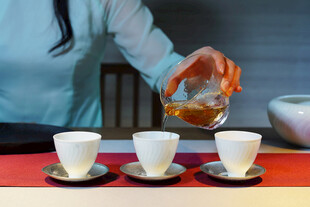 优雅茶艺沏茶瞬间