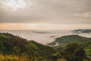 山间云海美景