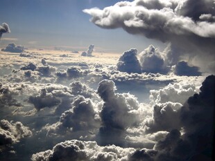 高空云海壮丽景观