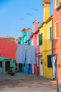 彩色小镇街道风景