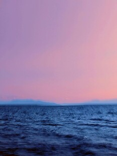 海边浪漫粉紫色天空美景