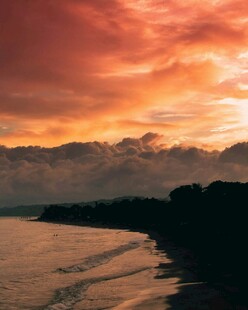 海边绚烂晚霞美景
