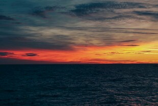 海上绝美日落景观