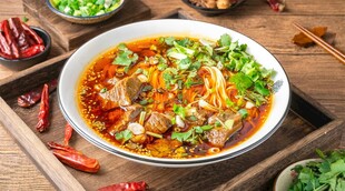 红烧牛肉面美食图片