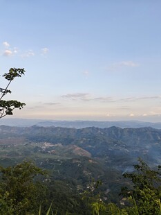俯瞰山林美景