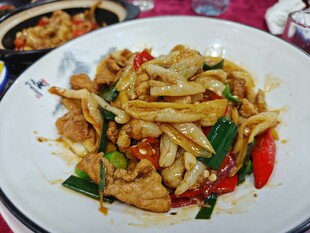 白辣椒炒肉