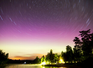 湖畔星空夜景梦幻自然美