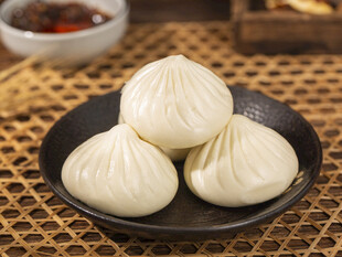 盘中美味包子