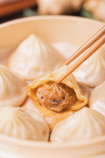 美味多汁的特色小笼包