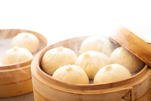 蒸笼里的美味小笼包