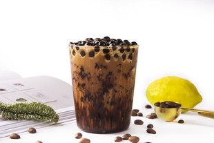 珍珠奶茶配柠檬及配料