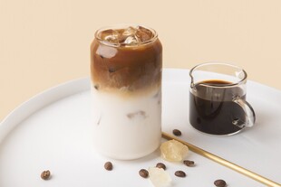 分层冰咖啡与浓缩咖啡