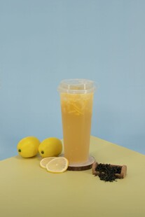 柠檬茶饮清新相伴