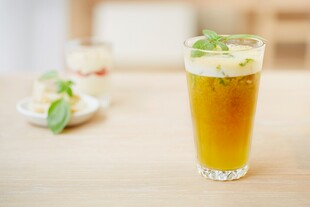 清新薄荷冰茶饮