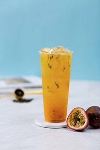 百香果冰饮清新滋味