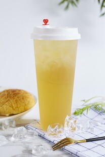 金黄芒果汁清新好滋味