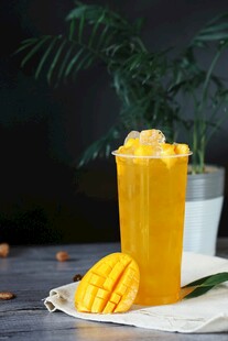 芒果冰沙新鲜芒果相伴