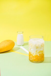 芒果奶昔与食材清新组合